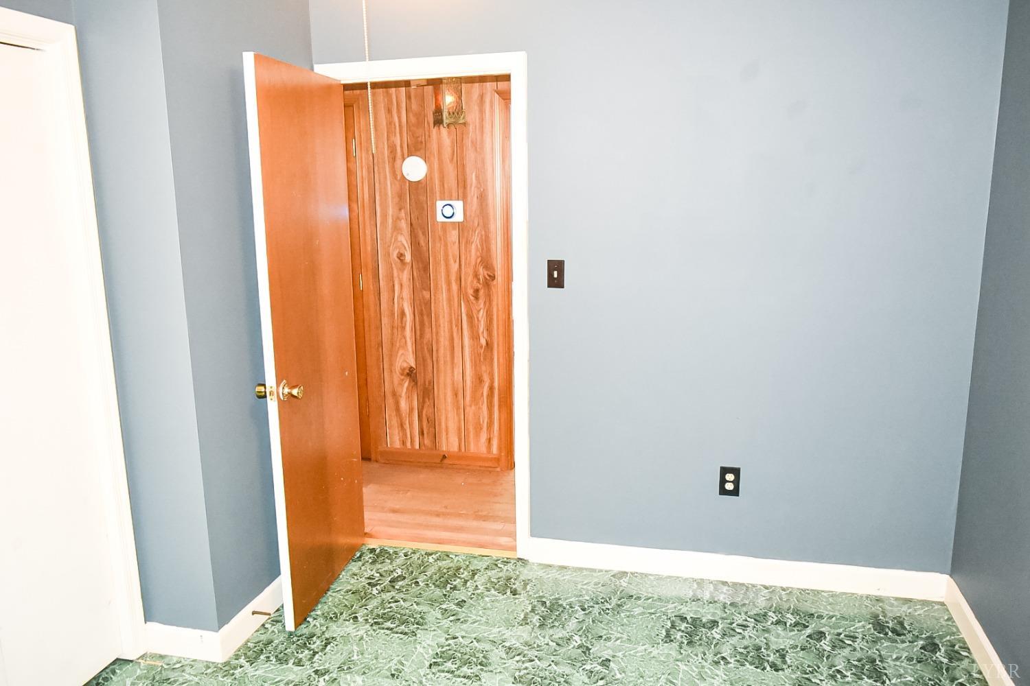 243 West Spencer Road Hurt, VA 24563 - Photo 12 of 28 a view of an front door