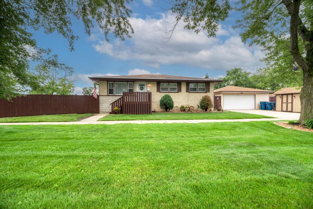 15100 Ridgeway Avenue Midlothian, IL 60445 - Photo 1 of 31 Gallery Image 1