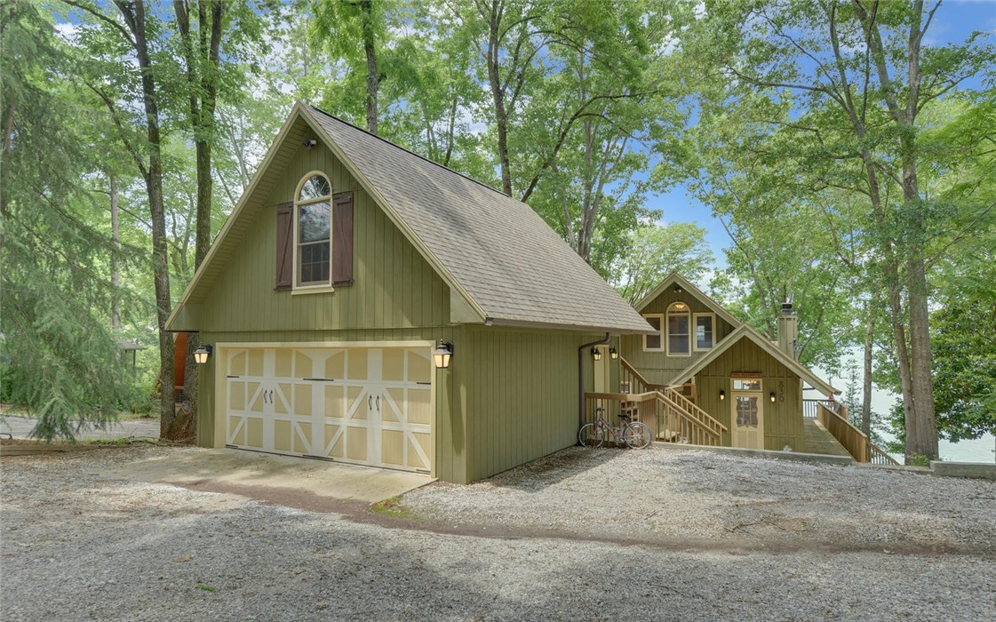 830 Reed Creek Point Hartwell, GA 30643 - Photo 1 of 40