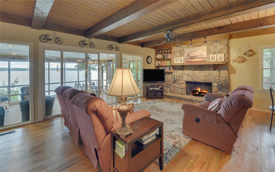830 Reed Creek Point Hartwell, GA 30643 - Photo 3 of 40