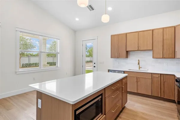 $3,145 | 1712 East Comanche Avenue, Tampa, FL 33610