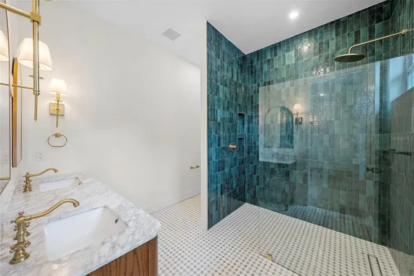 $3,145 | 1712 East Comanche Avenue, Tampa, FL 33610