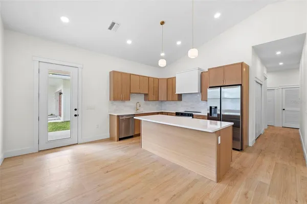 $3,145 | 1712 East Comanche Avenue, Tampa, FL 33610