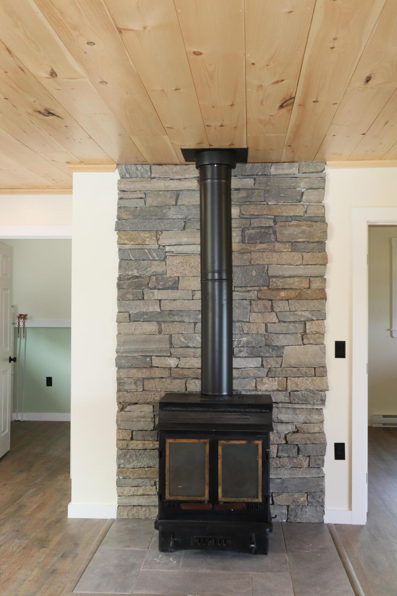 297 Main Street Jackman, ME 04945 - Photo 3 of 14 Hoyt wood stove