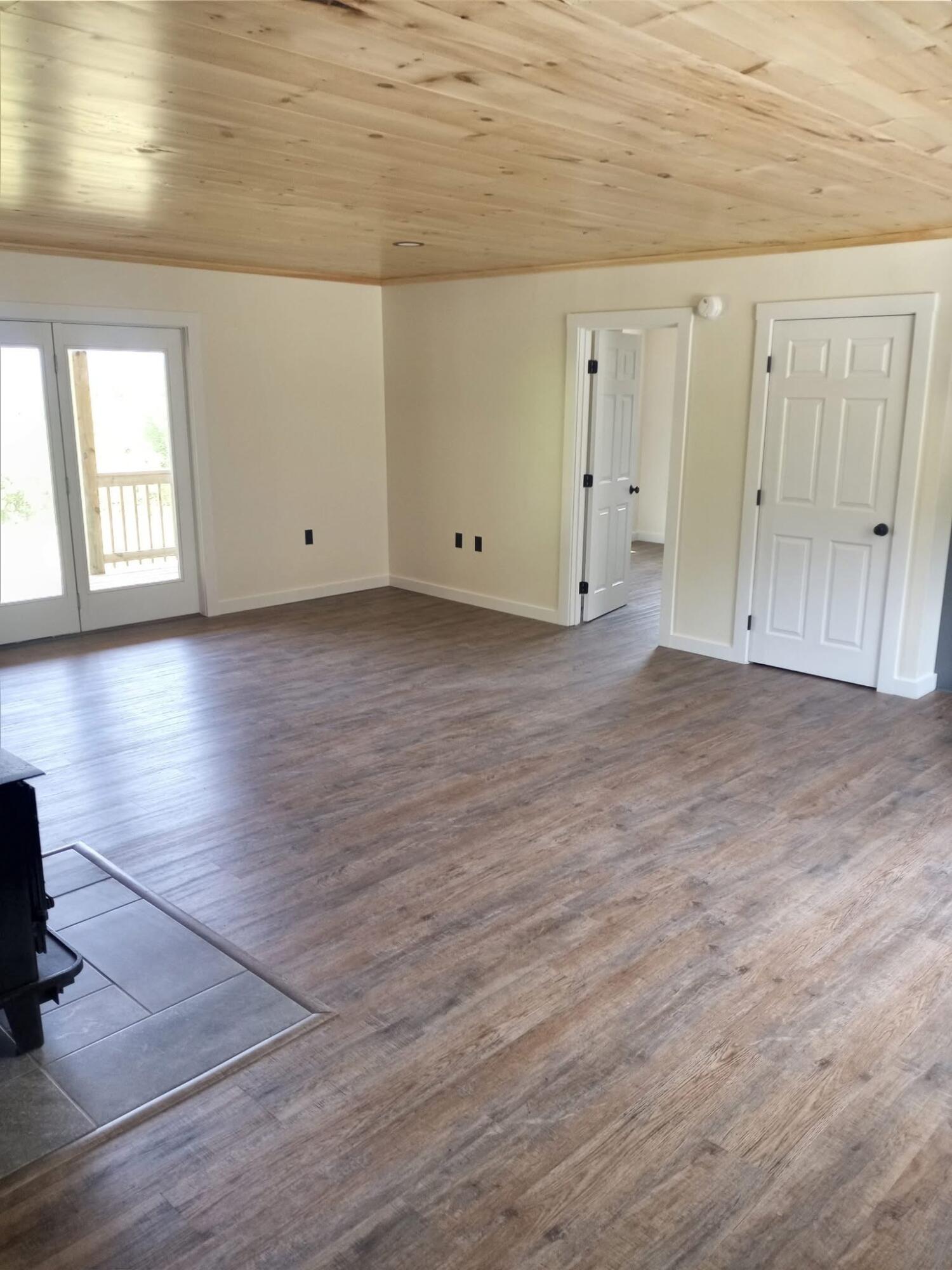 297 Main Street Jackman, ME 04945 - Photo 5 of 14 Hoyt Living room Dans