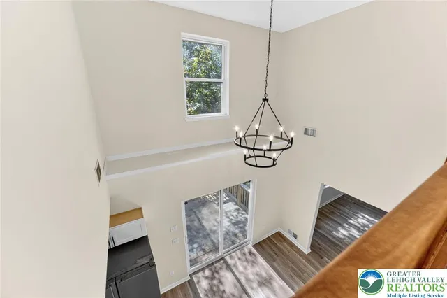 a view of entryway and workspace