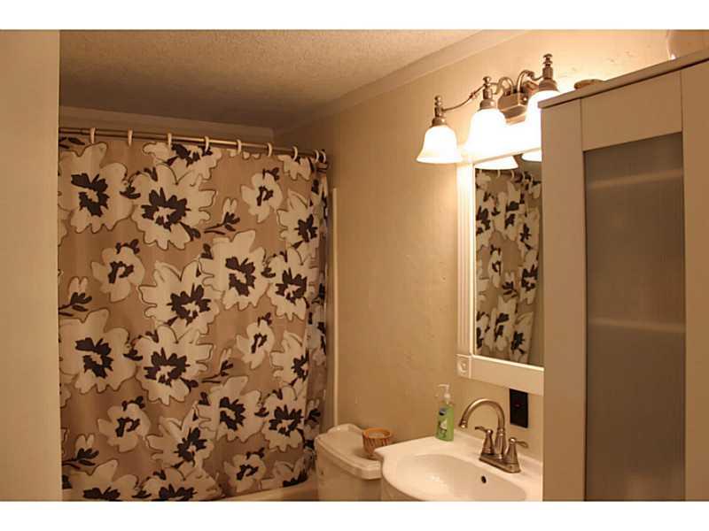 134 Pear Orchard Road Coraopolis, PA 15108 - Photo 16 of 21 Full Bath.