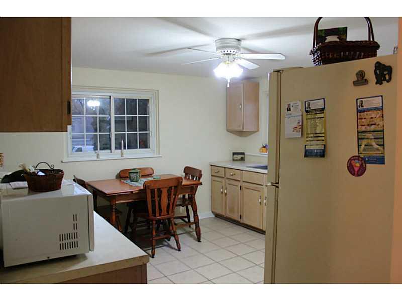 134 Pear Orchard Road Coraopolis, PA 15108 - Photo 3 of 21 Kitchen.
