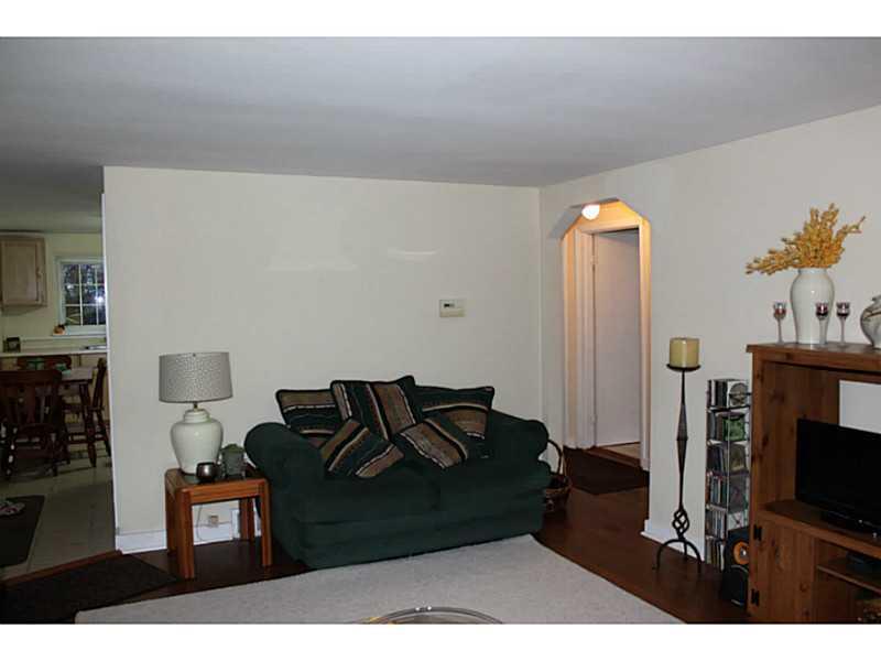 134 Pear Orchard Road Coraopolis, PA 15108 - Photo 6 of 21 Living Room.