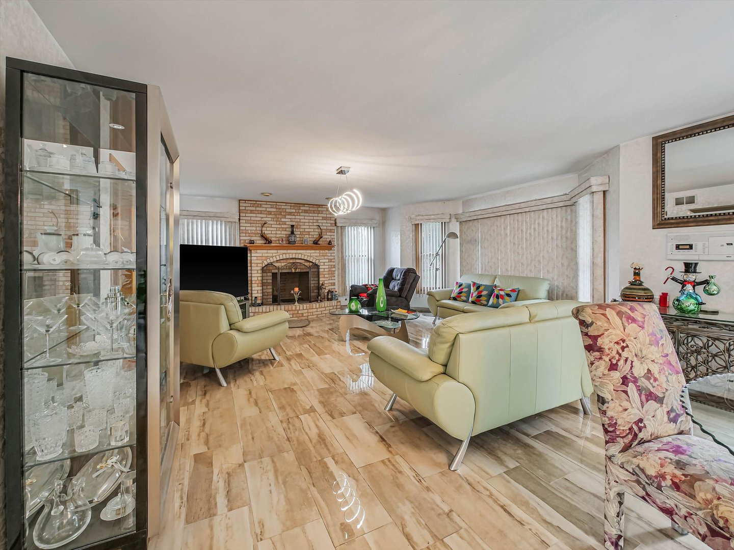 1212 Grove Avenue Addison, IL 60101 - Photo 17 of 42 Gallery Image 17