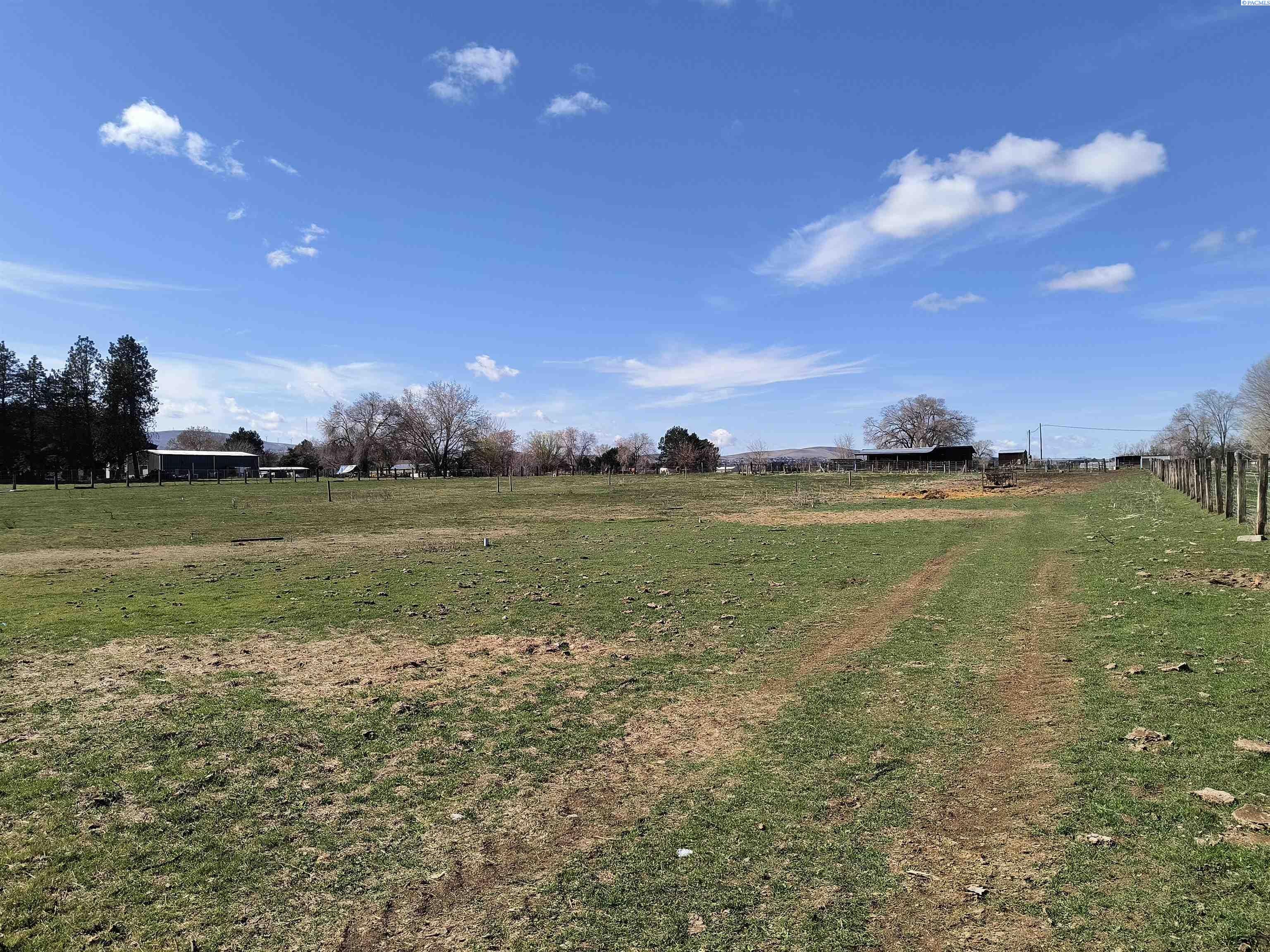 17904 South Haney Road Kennewick, WA 99337 - Photo 13 of 16 Gallery Image 13