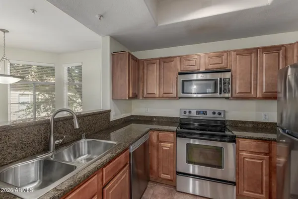 $305,000 | 3830 East Lakewood Parkway East, Unit 2057, Phoenix, AZ 85048