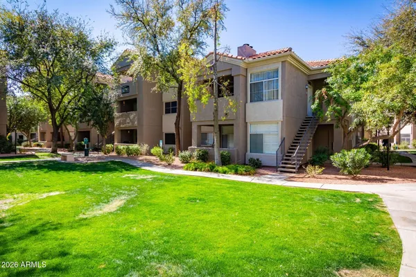 $305,000 | 3830 East Lakewood Parkway East, Unit 2057, Phoenix, AZ 85048