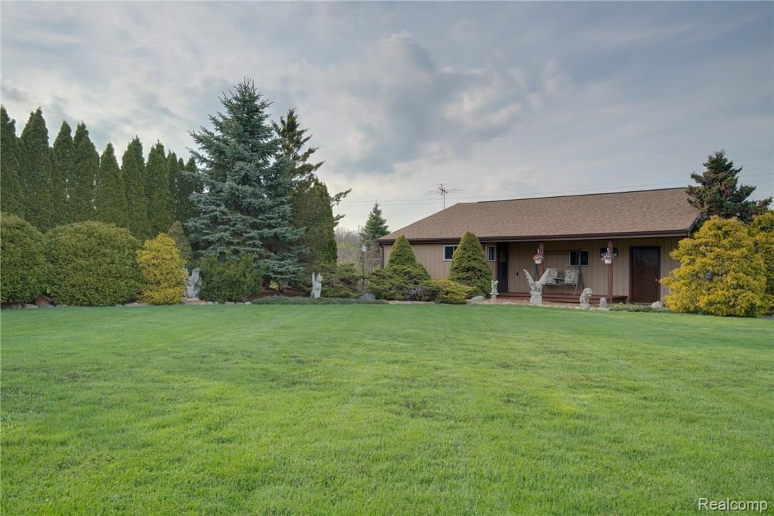 2878 South Elba Road Lapeer, MI 48446 - Photo 42 of 52 DSC05863121.jpg