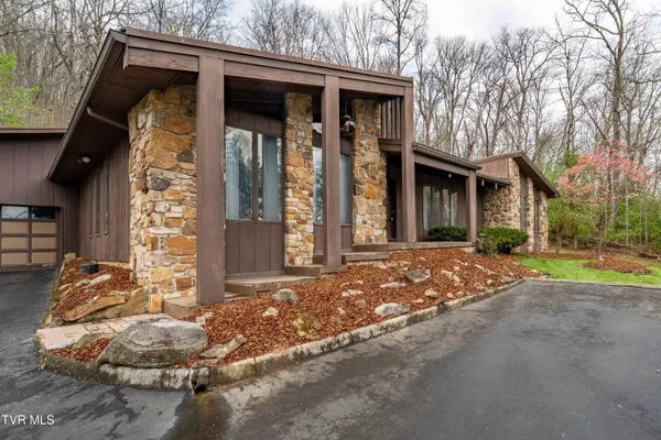 $475,000 | 102 Tracy Lane, Bristol, TN 37620
