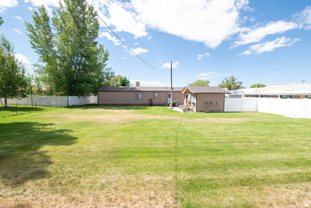 855 East 300 N Street Beaver, UT 84713 - Photo 9 of 44 Expansive green lawn providing ample outdoor space