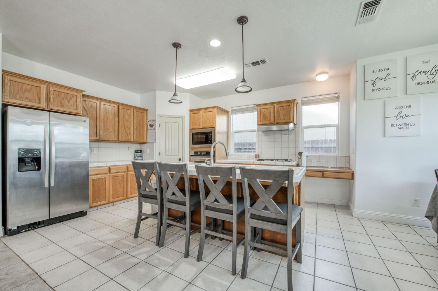 297 West Lilac Avenue Reedley, CA 93654 - Photo 18 of 63