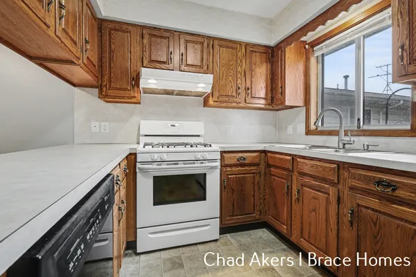 $175,000 | 5912 Leisure S Drive Southeast, Grand Rapids, MI 49548
