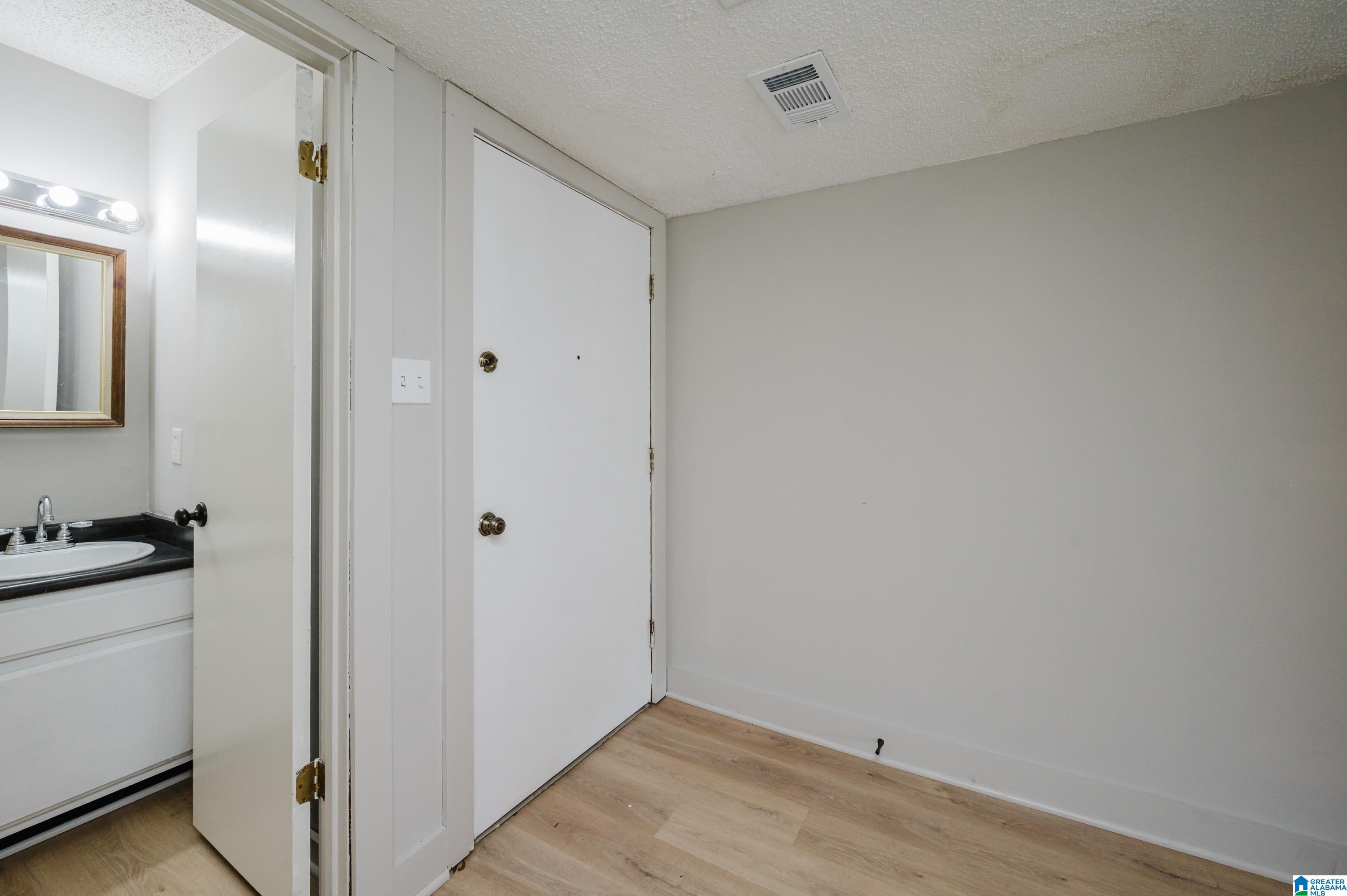 405 Running Brook Road, Unit 405 Hoover, AL 35226 - Photo 5 of 42 Gallery Image 5