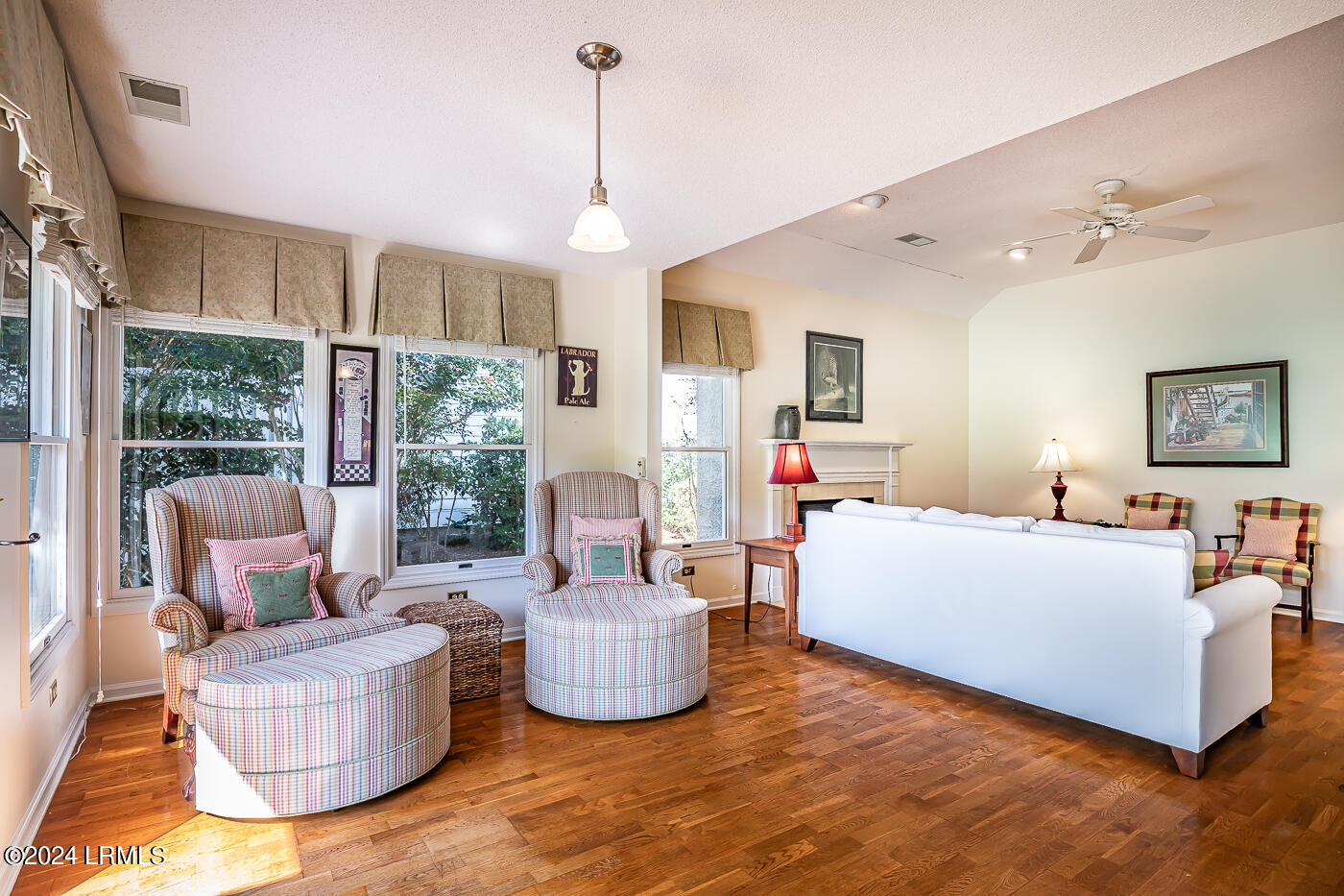119 Locust Fence Road St. Helena Island, SC 29920 - Photo 11 of 50 Seating Area