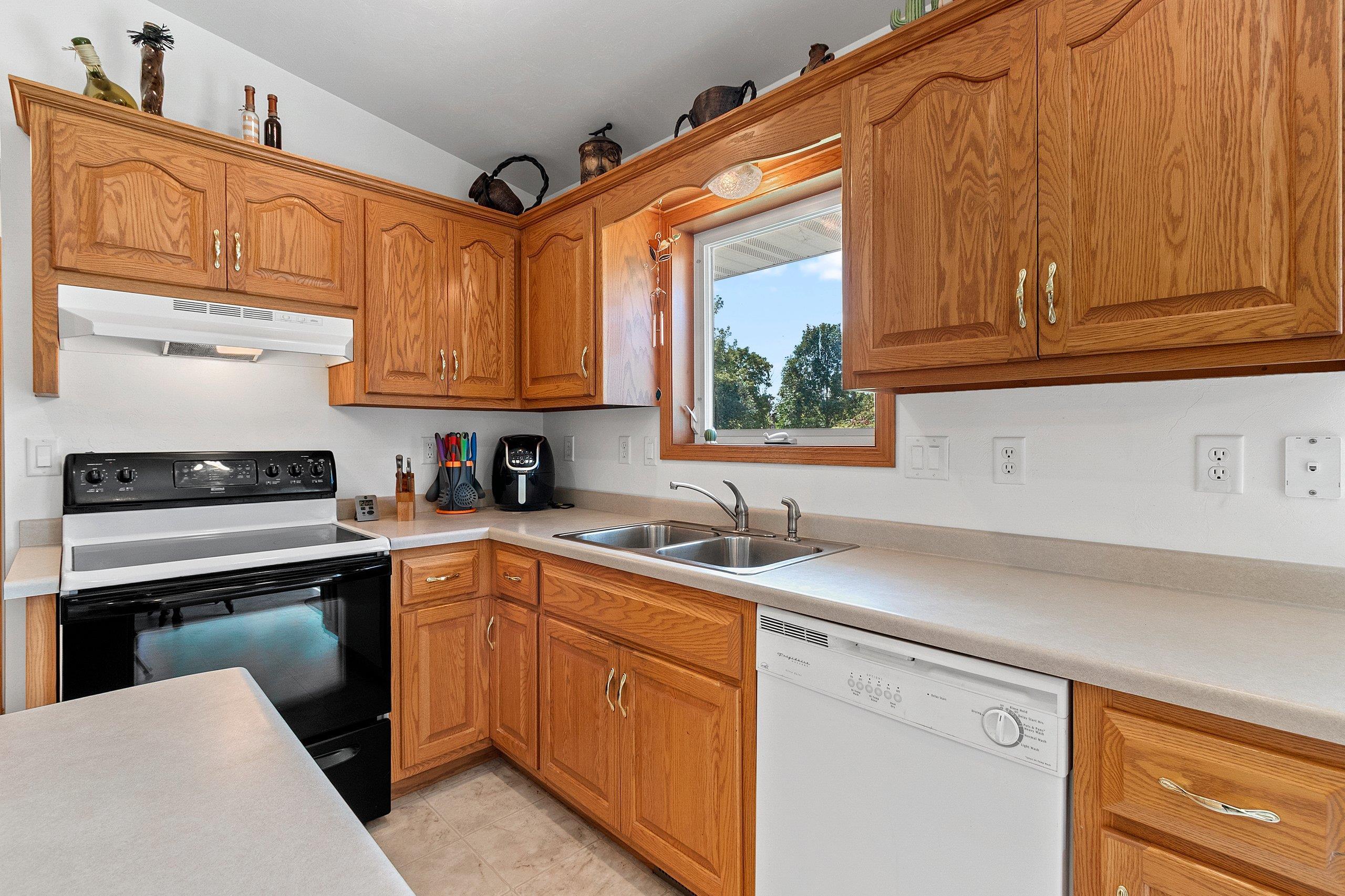 2570 Gemini Road Green Bay, WI 54311 - Photo 12 of 31 Gallery Image 12