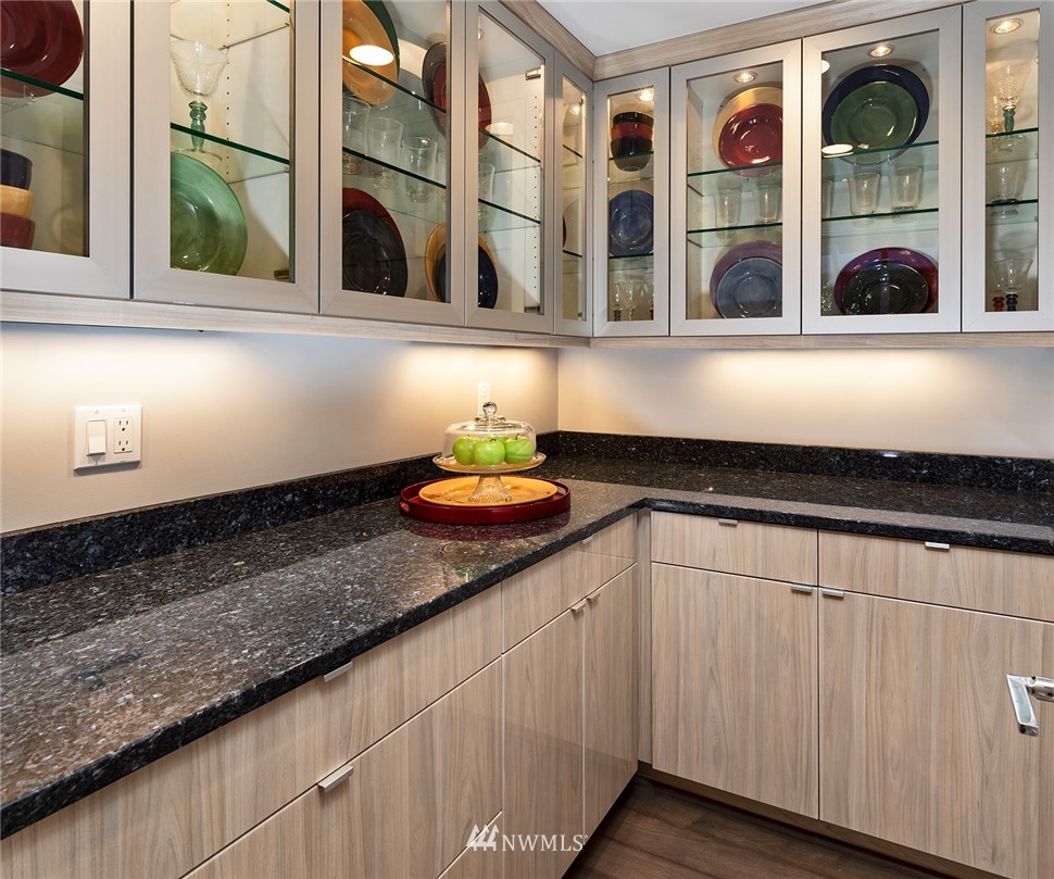 143 Moss Road Seattle, WA 98177 - Photo 8 of 28 Gallery Image 8