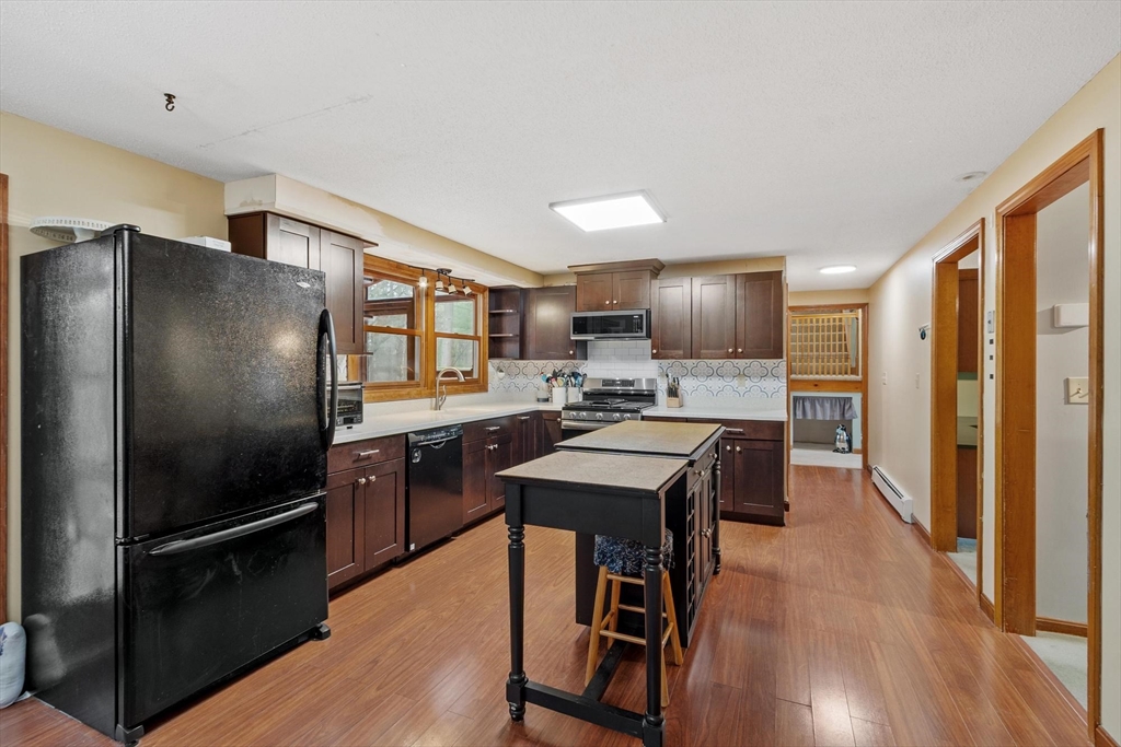 436 Foster Road Tewksbury, MA 01876 - Photo 6 of 42 Gallery Image 6