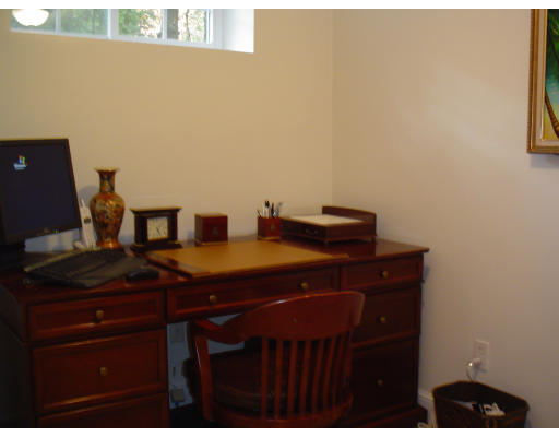 38 Sunset Road Bedford, MA 01730 - Photo 12 of 19 Gallery Image 12