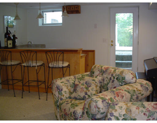 38 Sunset Road Bedford, MA 01730 - Photo 10 of 19 Gallery Image 10
