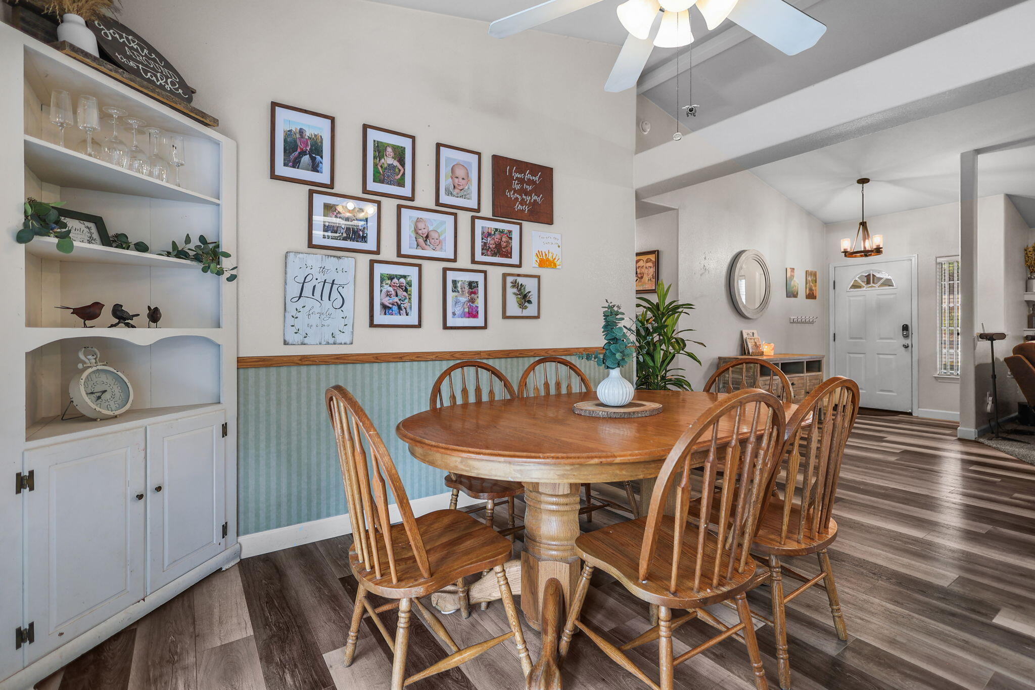 6813 Hemlock Street Redding, CA 96001 - Photo 11 of 42 53-web-or-mls-8Q0A9206-2