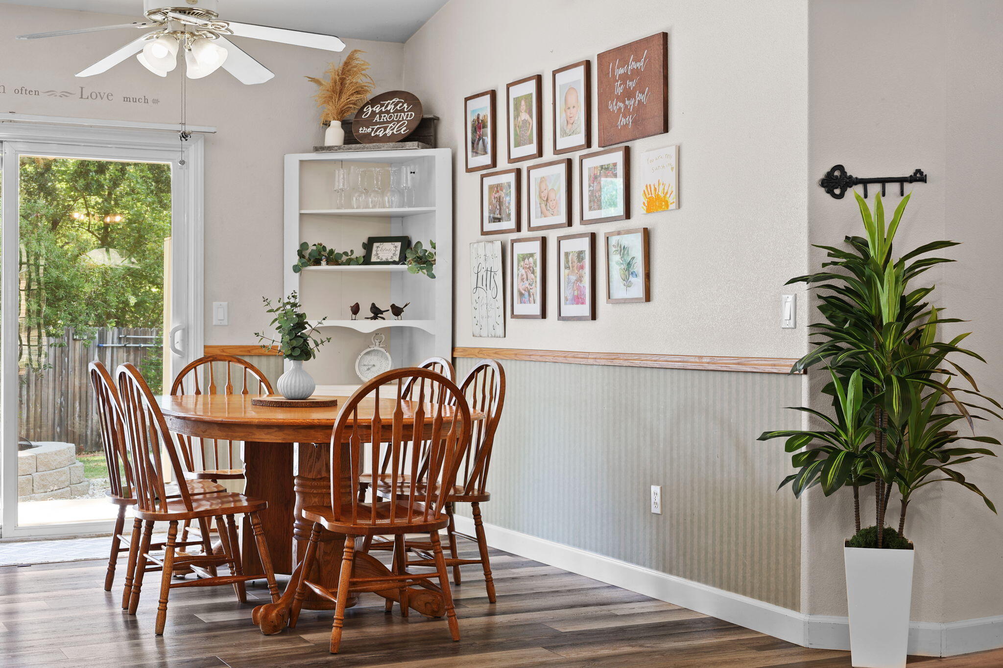 6813 Hemlock Street Redding, CA 96001 - Photo 12 of 42 82-web-or-mls-8Q0A9406