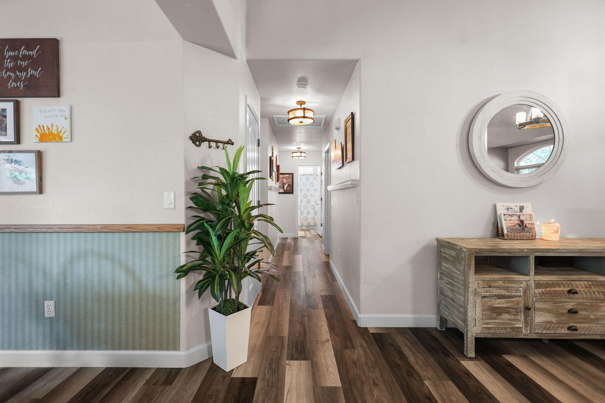 6813 Hemlock Street Redding, CA 96001 - Photo 16 of 42 23-web-or-mls-8Q0A8946