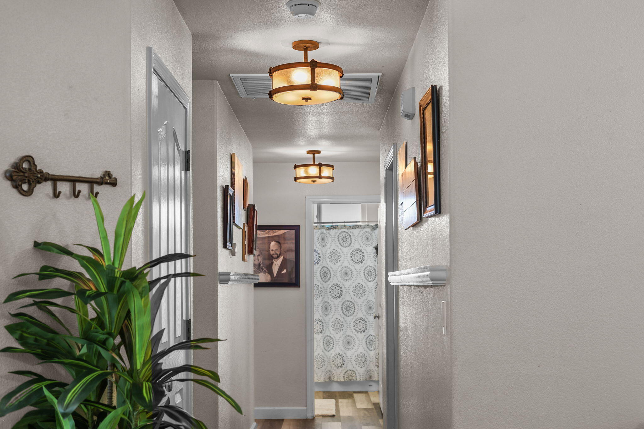 6813 Hemlock Street Redding, CA 96001 - Photo 19 of 42 86-web-or-mls-8Q0A9441