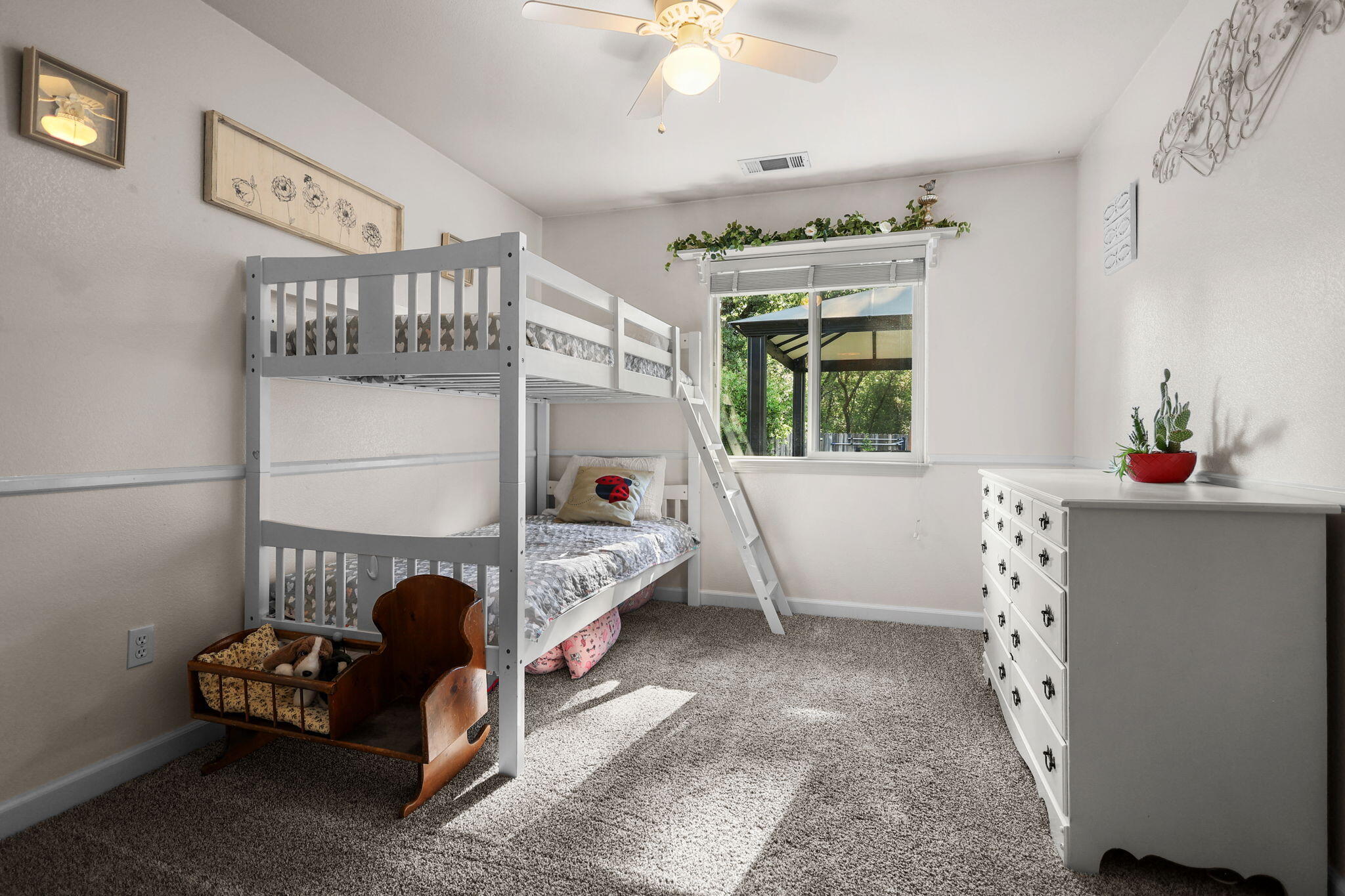 6813 Hemlock Street Redding, CA 96001 - Photo 20 of 42 24-web-or-mls-8Q0A8956