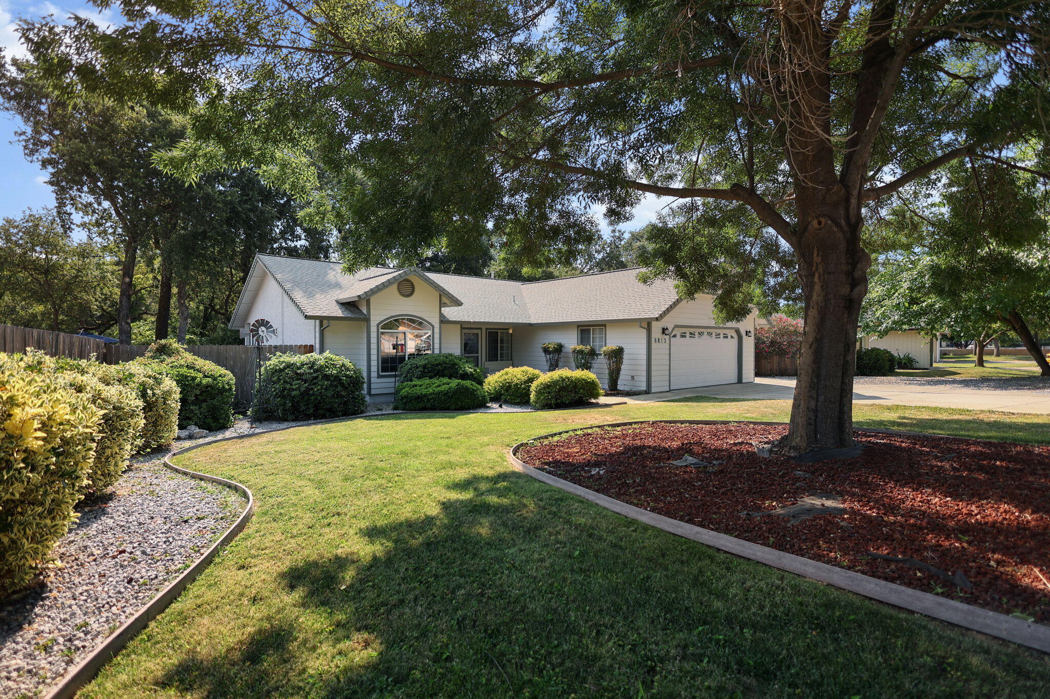 6813 Hemlock Street Redding, CA 96001 - Photo 2 of 42 62-web-or-mls-8Q0A9296