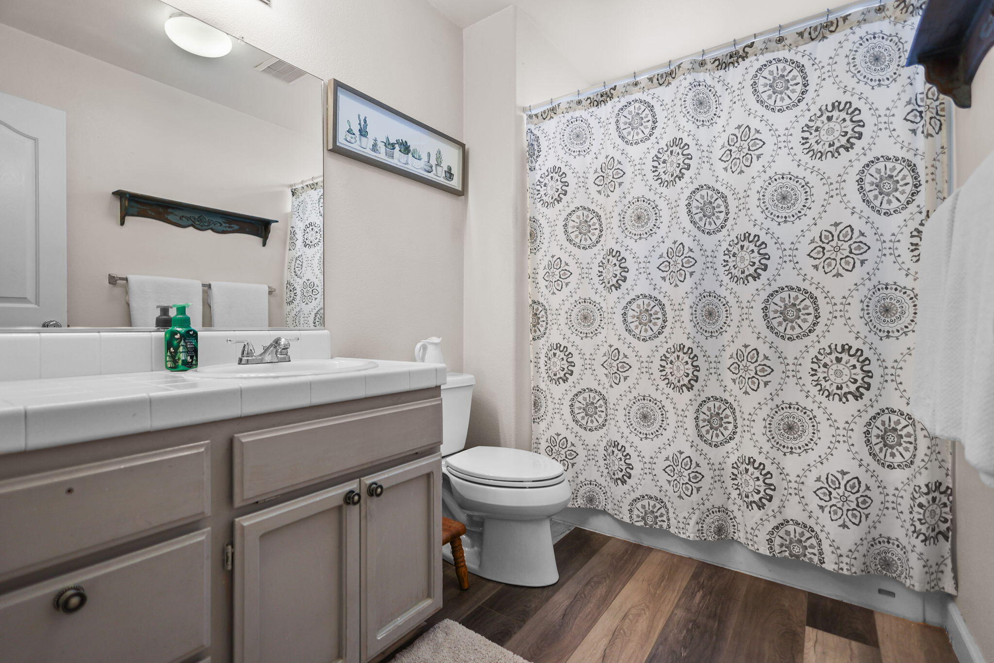 6813 Hemlock Street Redding, CA 96001 - Photo 22 of 42 35-web-or-mls-8Q0A9061