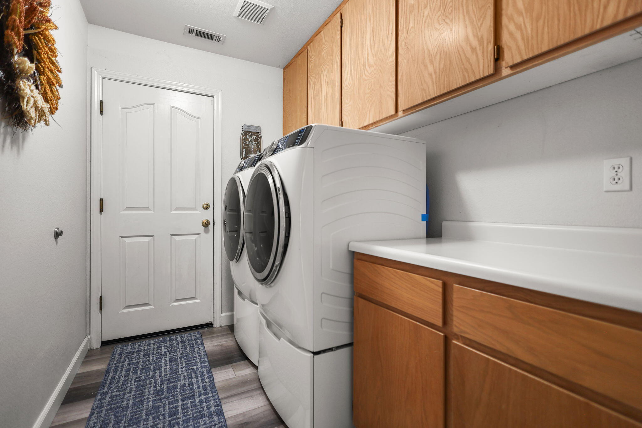 6813 Hemlock Street Redding, CA 96001 - Photo 25 of 42 30-web-or-mls-8Q0A9011