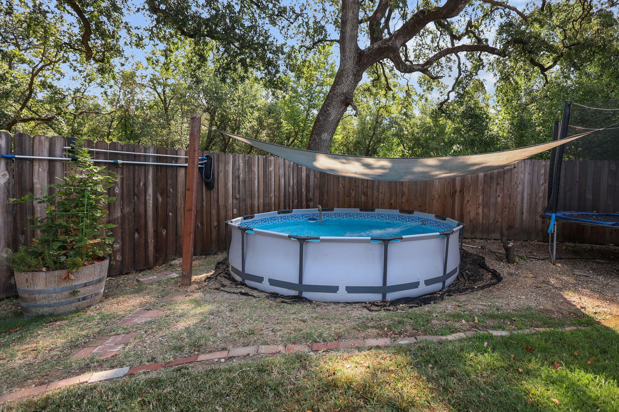 6813 Hemlock Street Redding, CA 96001 - Photo 32 of 42 74-web-or-mls-8Q0A9361