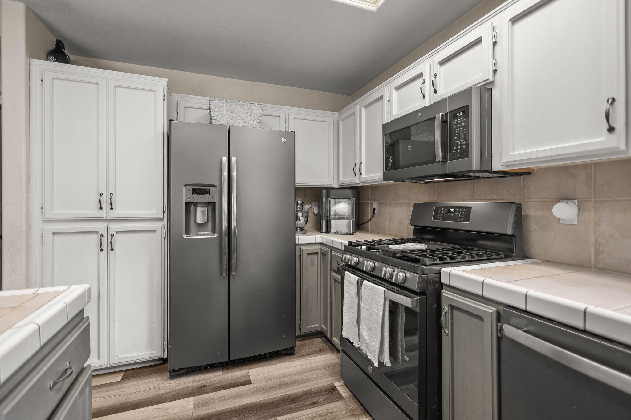 6813 Hemlock Street Redding, CA 96001 - Photo 7 of 42 57-web-or-mls-8Q0A9251