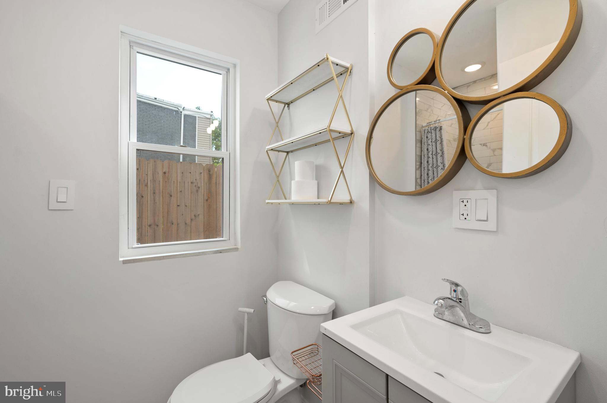 1816 Judson Street Philadelphia, PA 19121 - Photo 12 of 25 Beautiful main-floor full bathroom