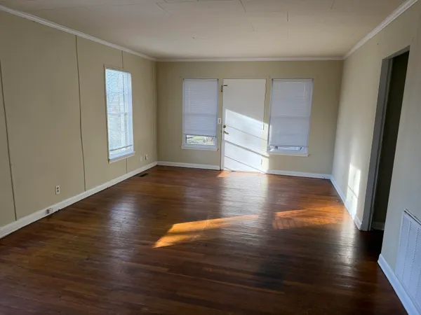 $895 | 948 James Boulevard, Signal Mountain, TN 37377