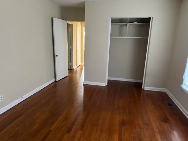 $895 | 948 James Boulevard, Signal Mountain, TN 37377