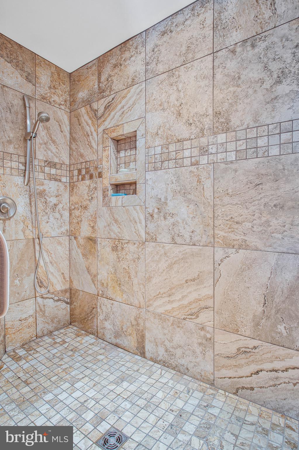 124 Little Neck Road Stevensville, MD 21666 - Photo 28 of 54 Walk or wheel in shower