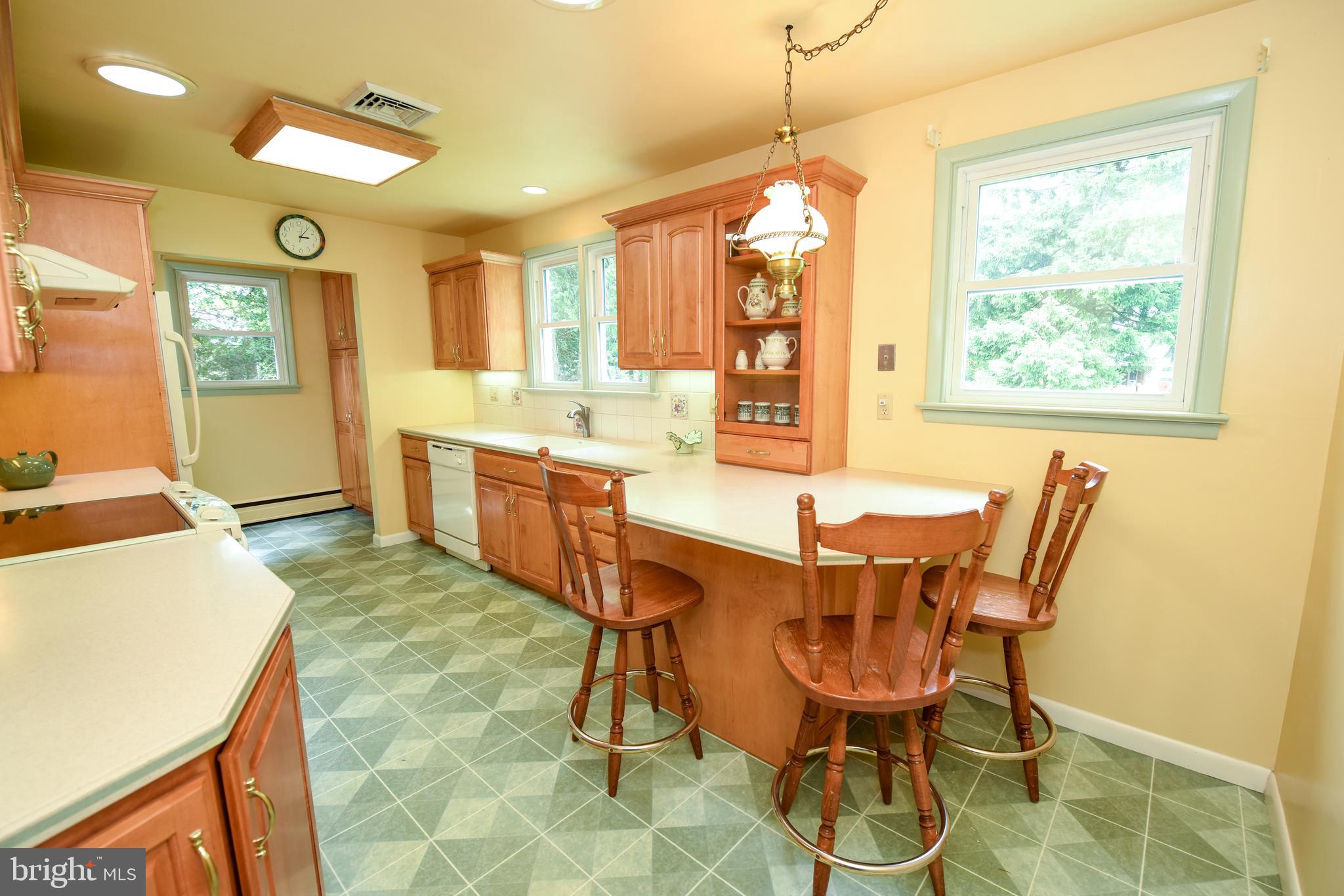 790 Lily Road Warminster, PA 18974 - Photo 8 of 36 Kitchen