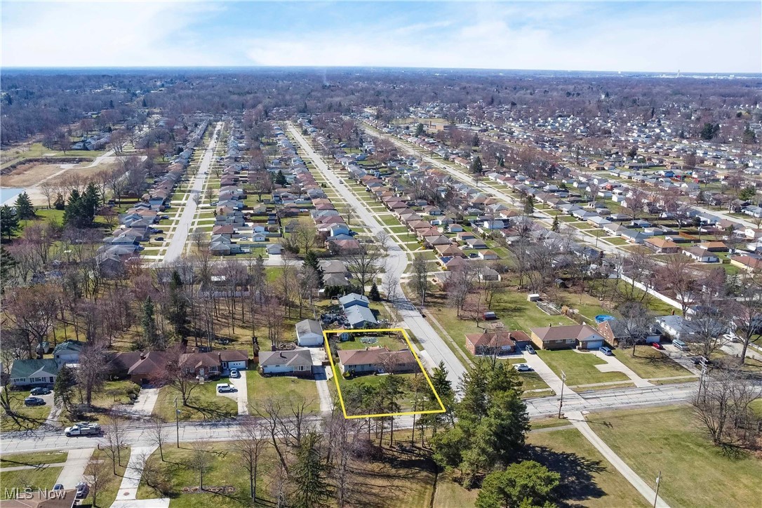 7760 York Road Cleveland, OH 44130 - Photo 38 of 39 Bird's eye view featuring a residential view