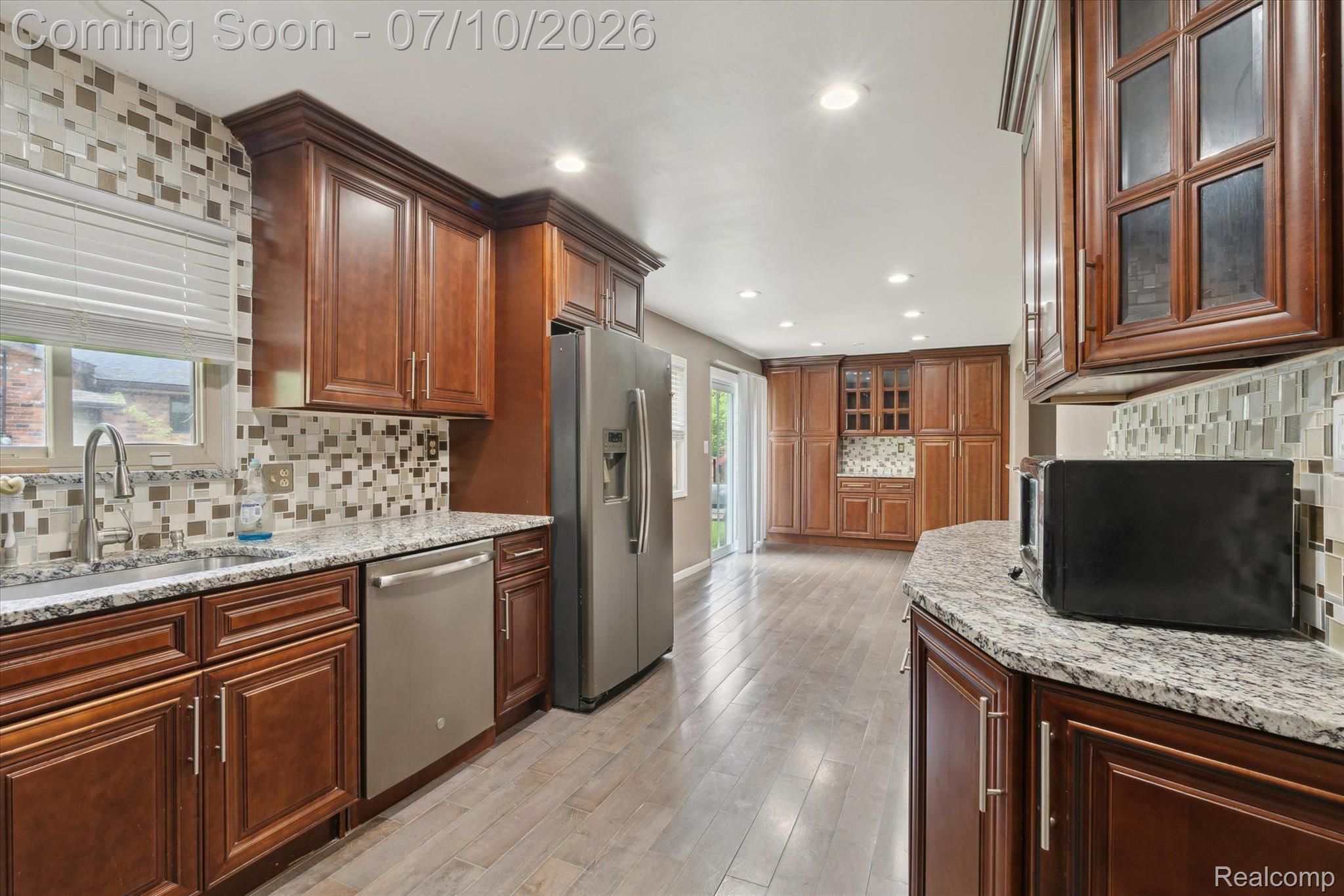500 Trombley Road Troy, MI 48083 - Photo 12 of 32