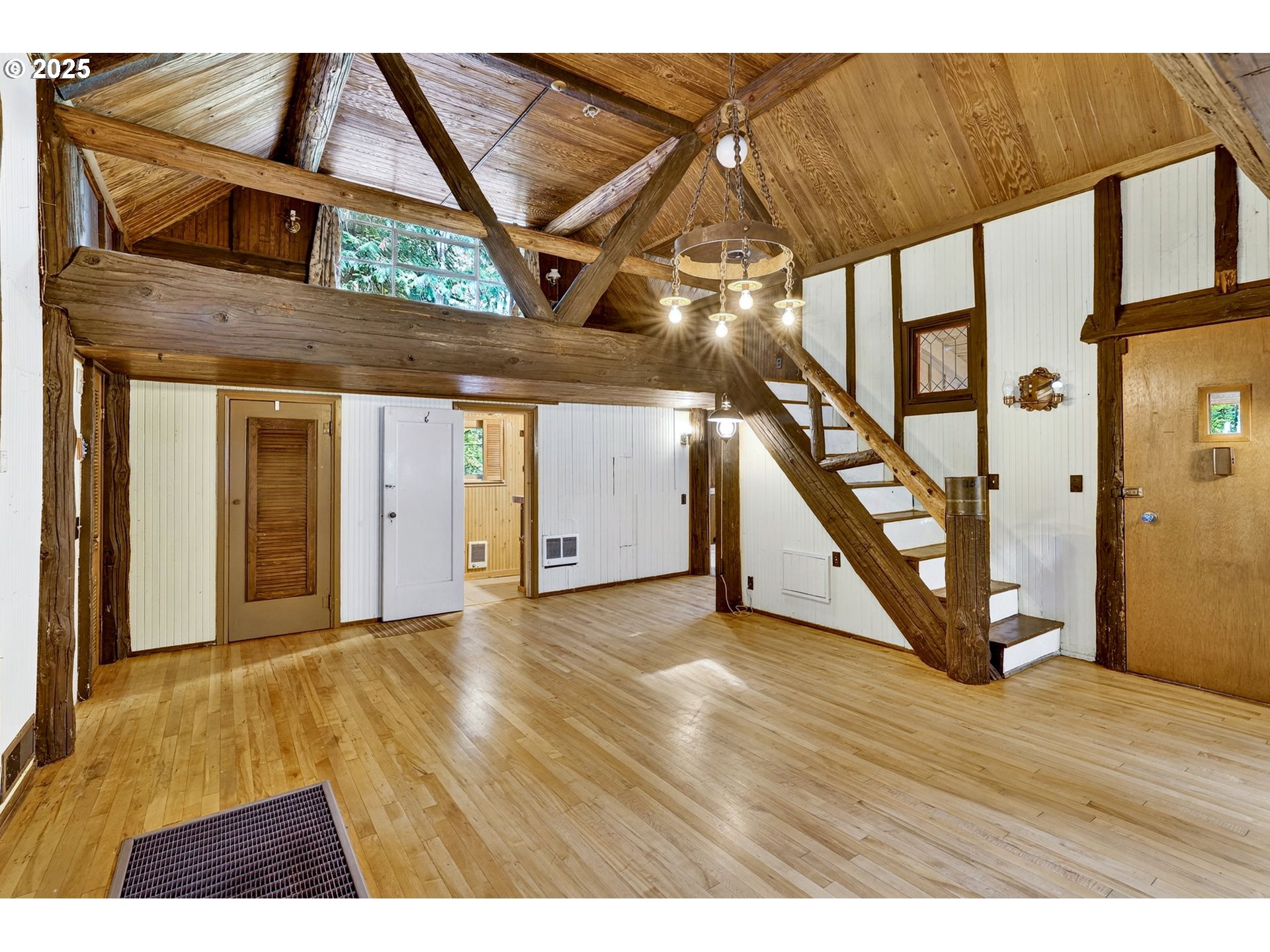 24951 East Hemlock Drive Rhododendron, OR 97049 - Photo 6 of 44 Gallery Image 6