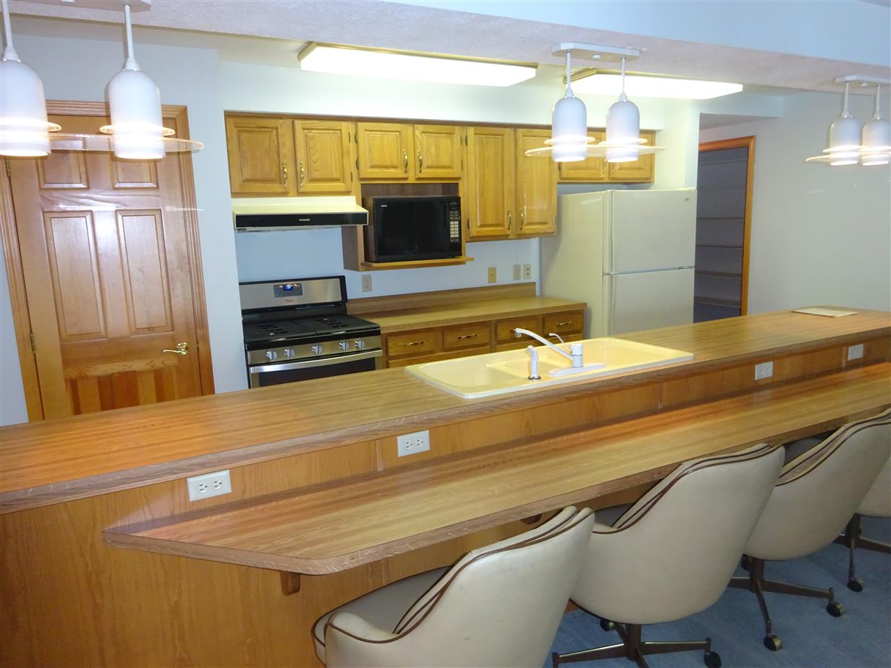 12275 North Ogden Point Road, Unit 209 Syracuse, IN 46567 - Photo 3 of 11 Gallery Image 3