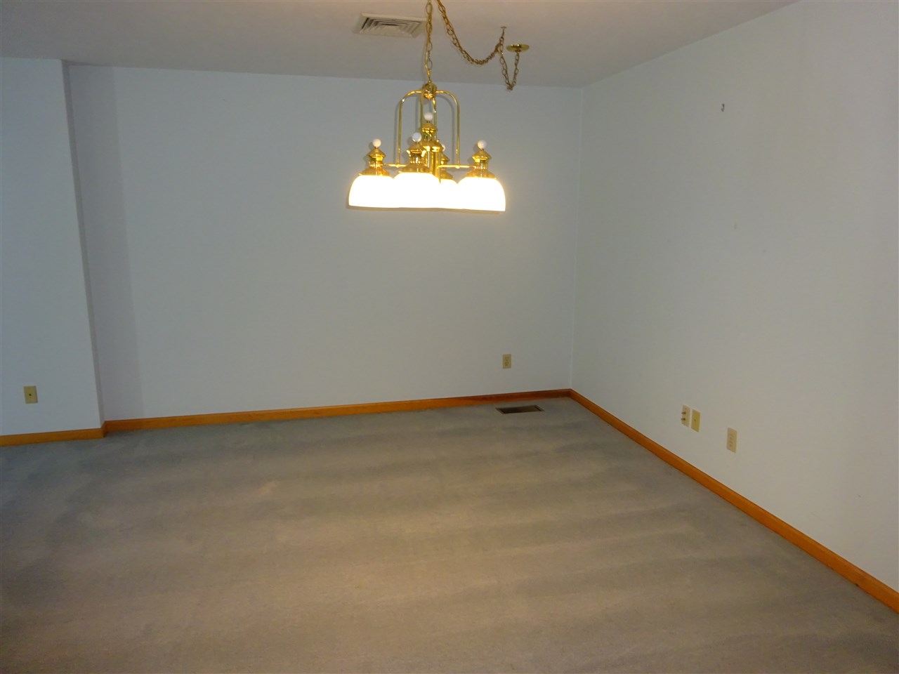 12275 North Ogden Point Road, Unit 209 Syracuse, IN 46567 - Photo 4 of 11 Gallery Image 4