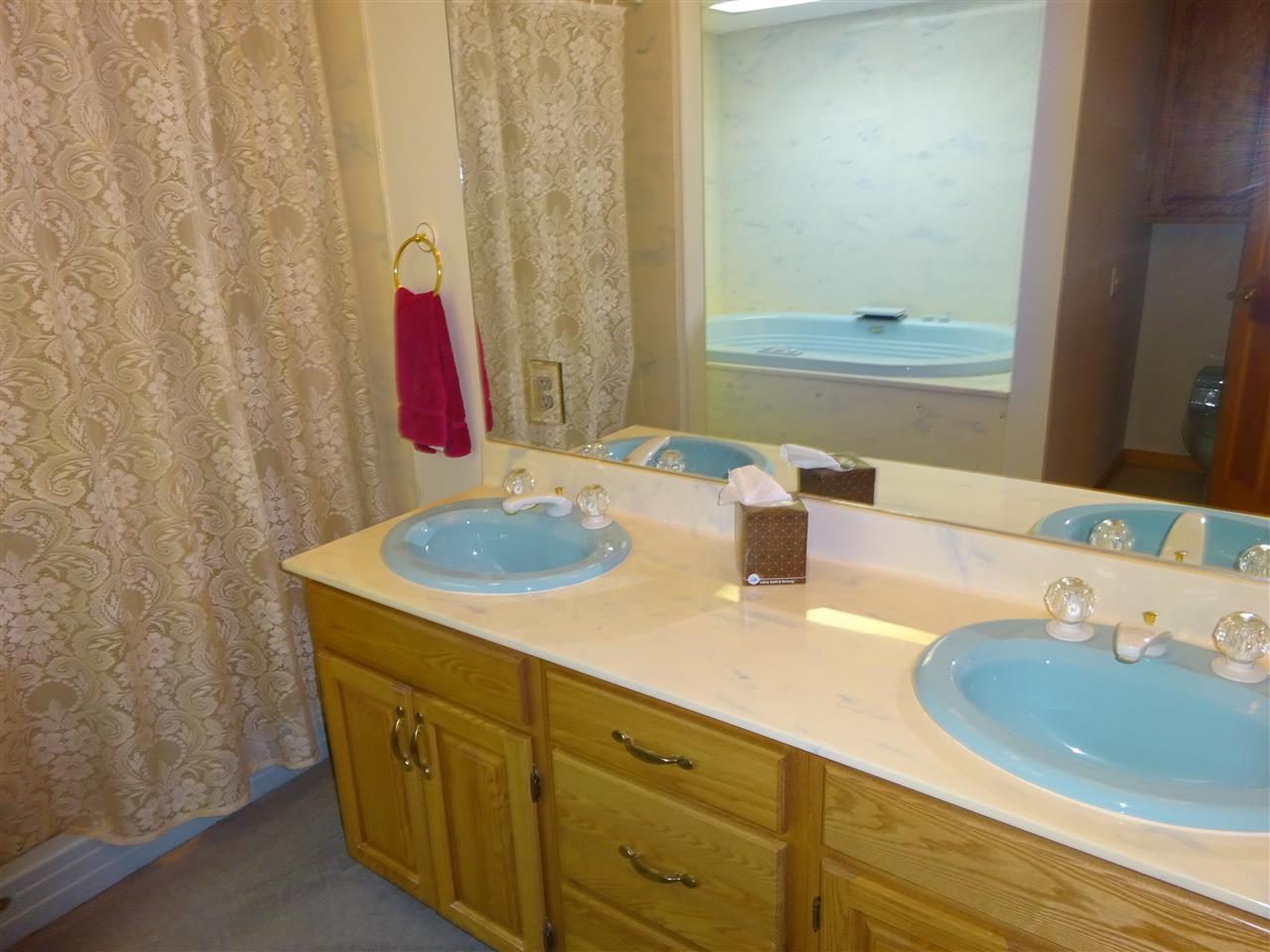 12275 North Ogden Point Road, Unit 209 Syracuse, IN 46567 - Photo 6 of 11 Gallery Image 6